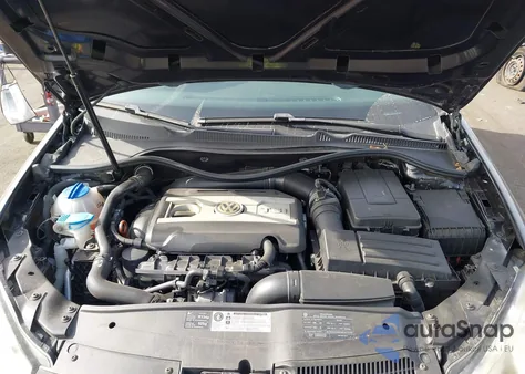 2010 Volkswagen Gti 4-Door z USA, uszkodzony, nr VIN WVWHD7AJ7AW137331